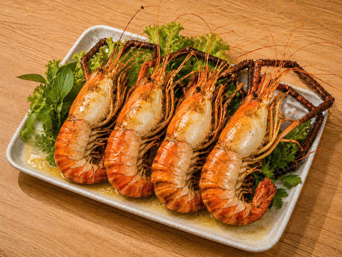 Thanh Long Kim Giáp (Tôm Càng Xanh Sốt Bơ Tỏi)