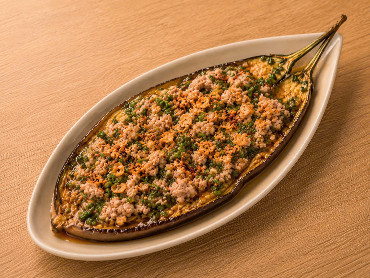 Phỉ Thúy Thiên Hương (Cà Tím Nướng)